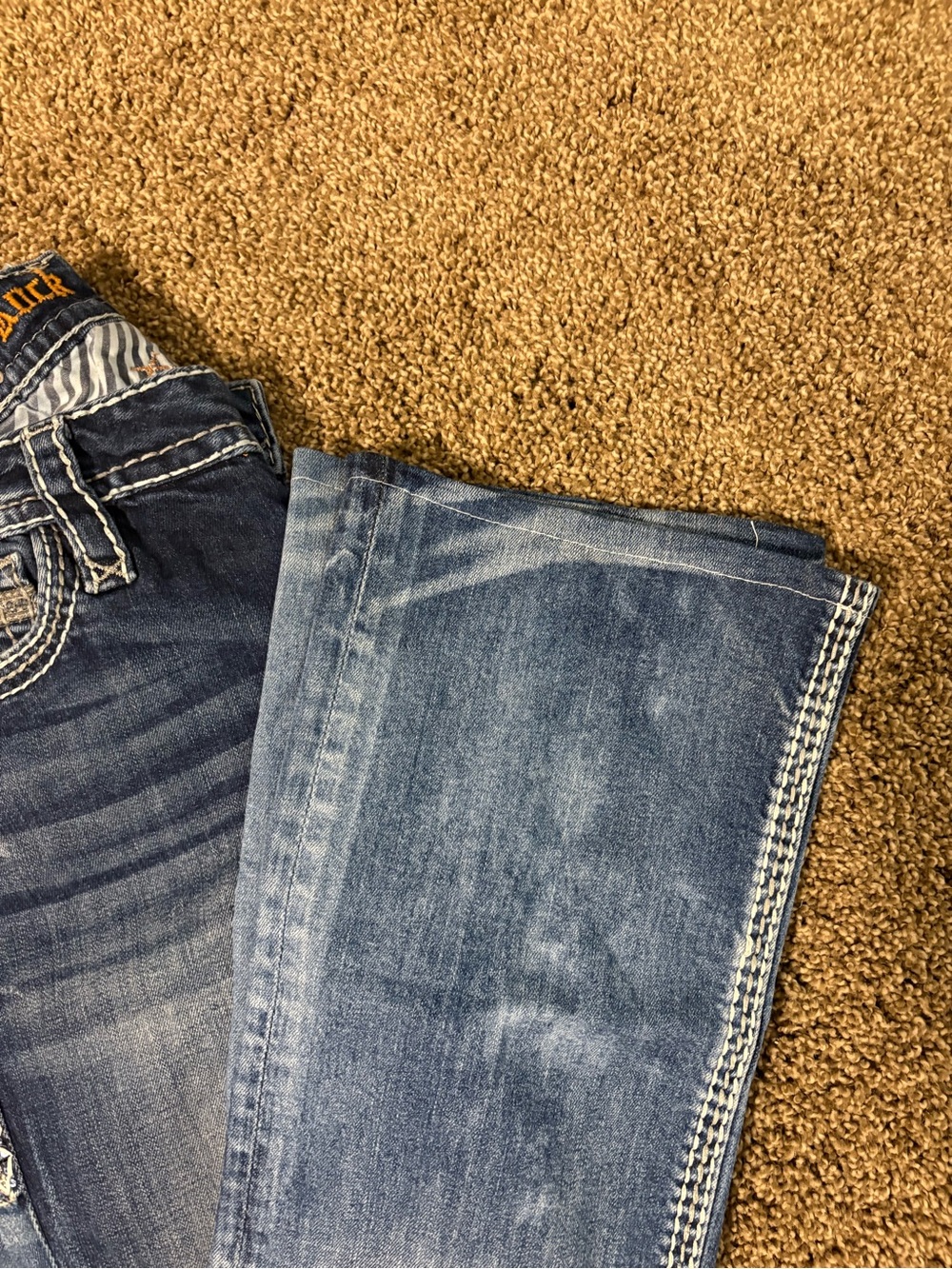 Size 31 Women Rock Revival Dark/faded Blue Embellished Pocket flare leg Jeans - Picture 4 of 8